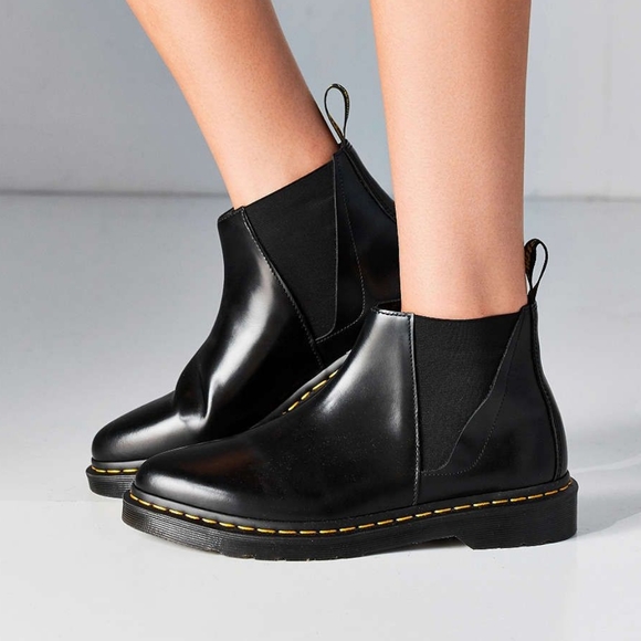 bianca pointed toe chelsea boot